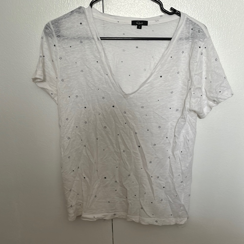 Rails white v-neck with star design